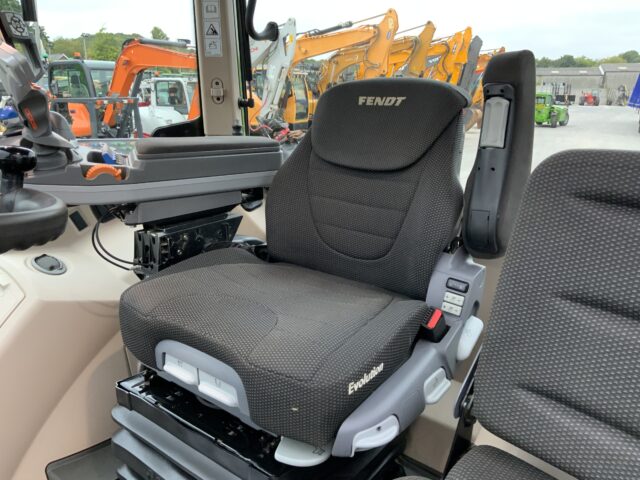 Fendt 724 Profi Plus Tractor (ST23854)