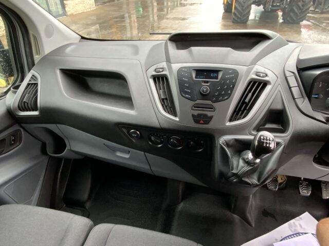 Ford Transit Custom (ST24054)