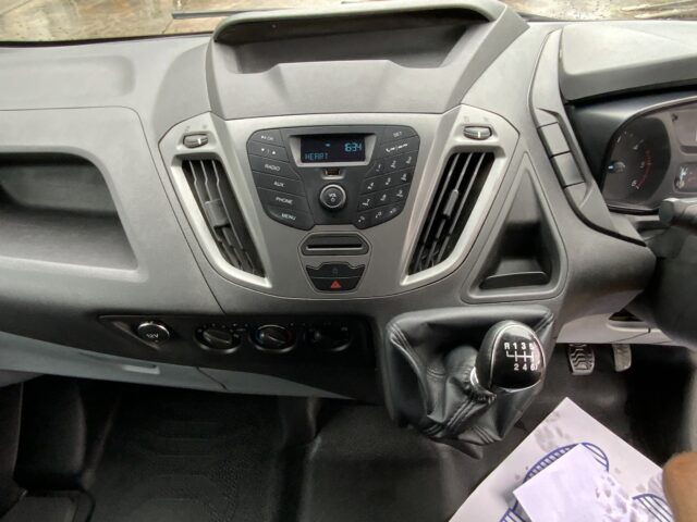 Ford Transit Custom (ST24054)