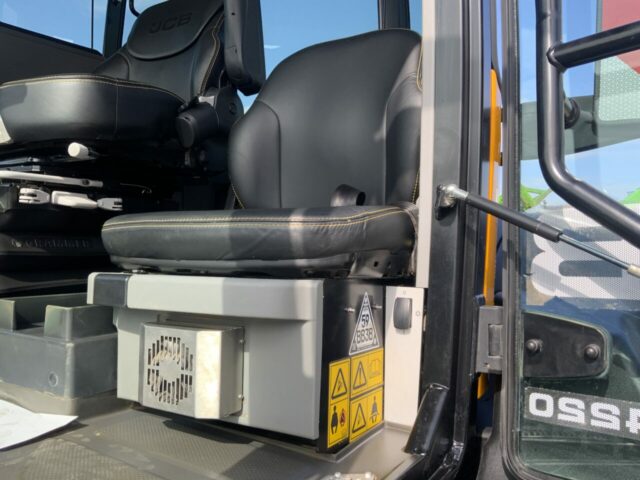 JCB 4220 Fastrac (ST24095)