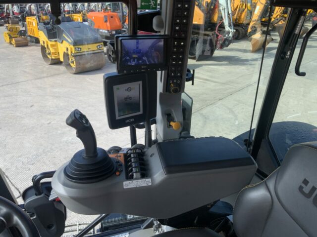 JCB 4220 Fastrac (ST24095)