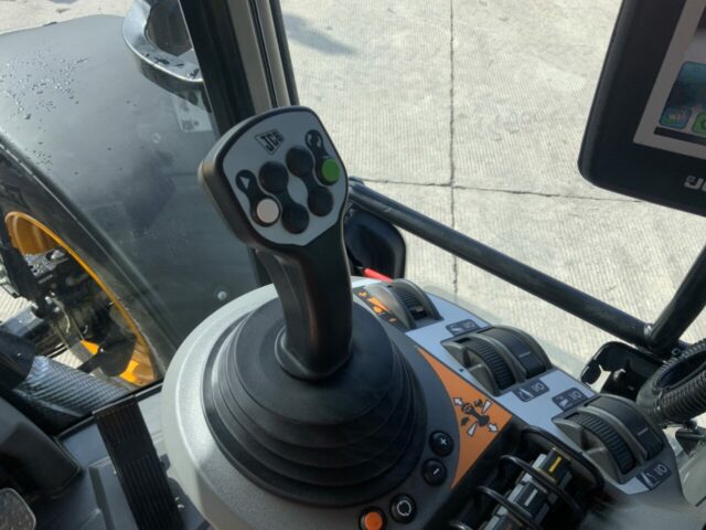 JCB 4220 Fastrac (ST24095)