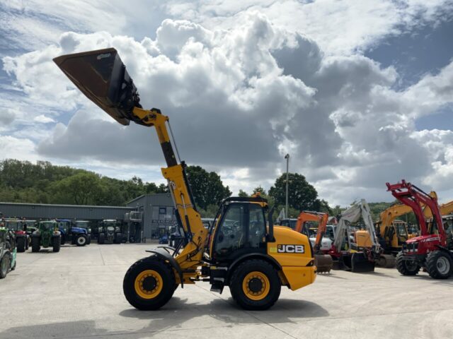 JCB TM420 Pivot Steer Telehandler (ST22540)
