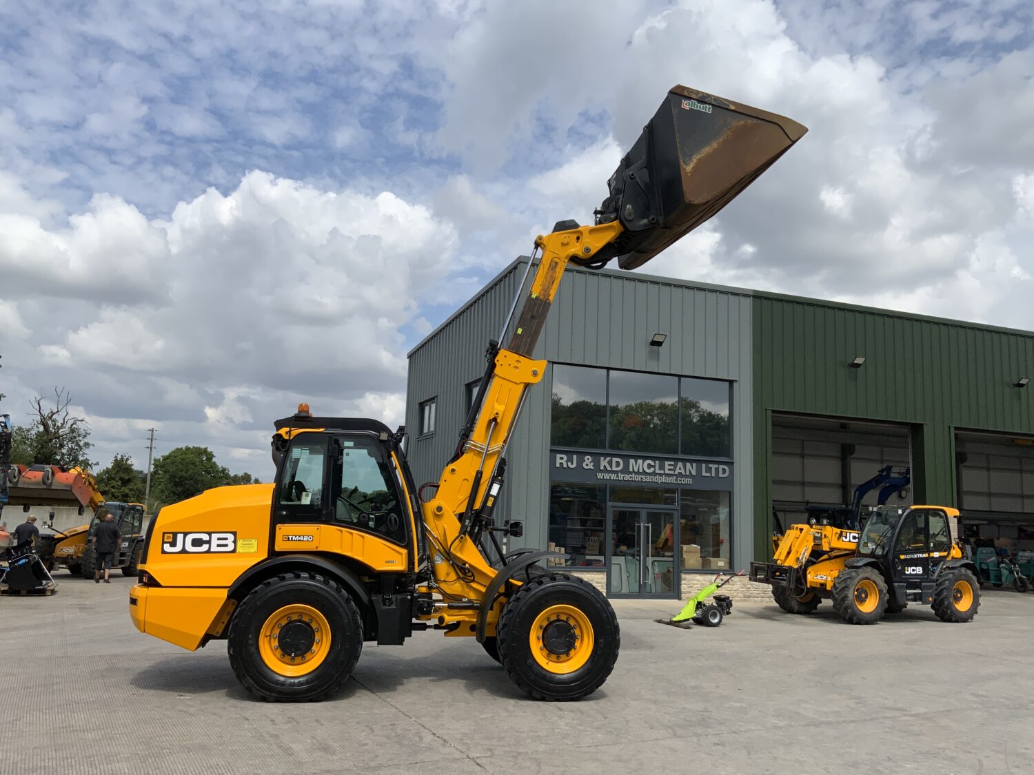 jcb-tm420c-sv-pivot-steer-telehandler-st22540-img-9069-1500x1125