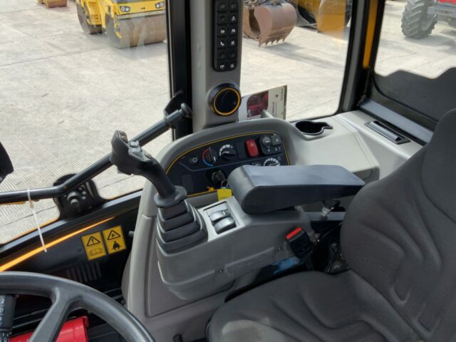 JCB TM420 Pivot Steer Telehandler (ST22540)