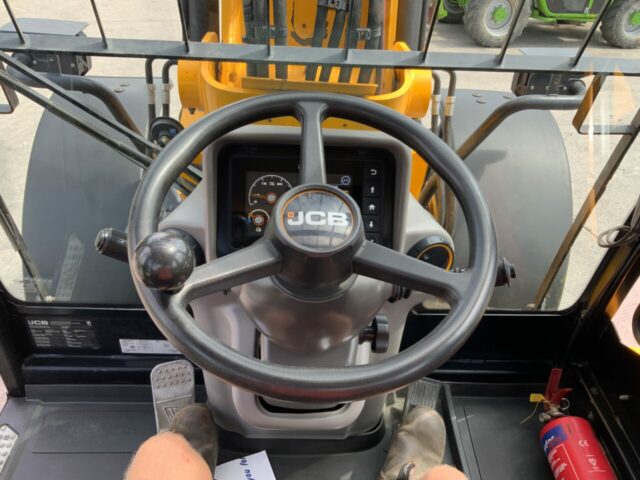 JCB TM420 Pivot Steer Telehandler (ST22540)