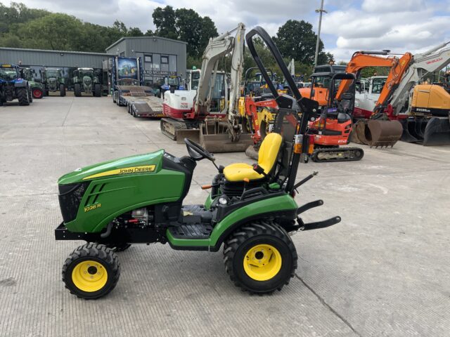 John Deere 1026R Compact Tractor (ST24137)