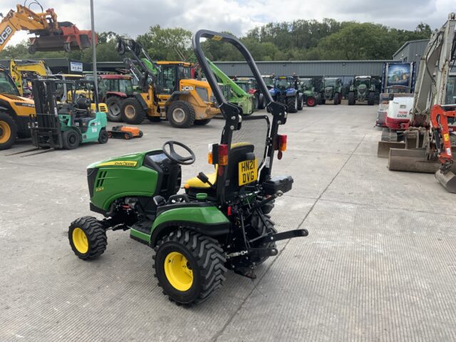 John Deere 1026R Compact Tractor (ST24137)