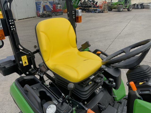 John Deere 1026R Compact Tractor (ST24137)