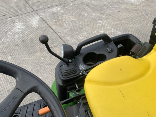 John Deere 1026R Compact Tractor (ST24137)