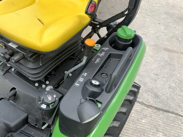 John Deere 1026R Compact Tractor (ST24137)