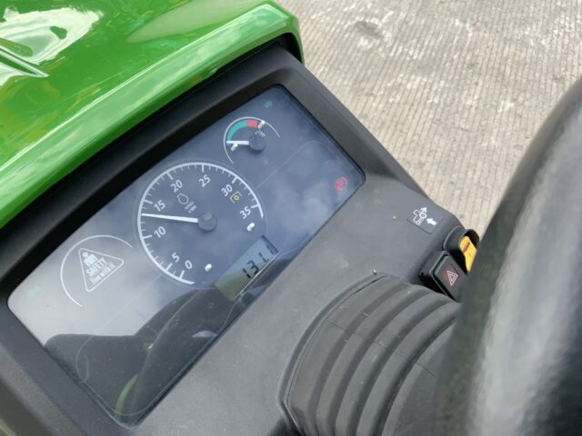 John Deere 1026R Compact Tractor (ST24137)