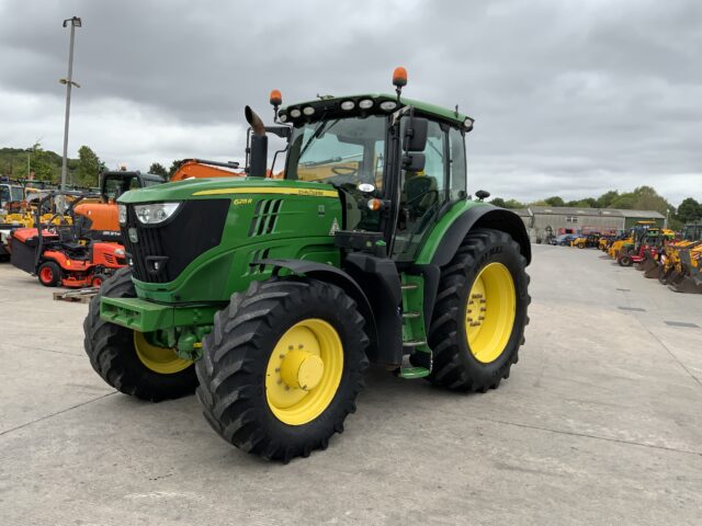John Deere 6215R Tractor (ST24142)