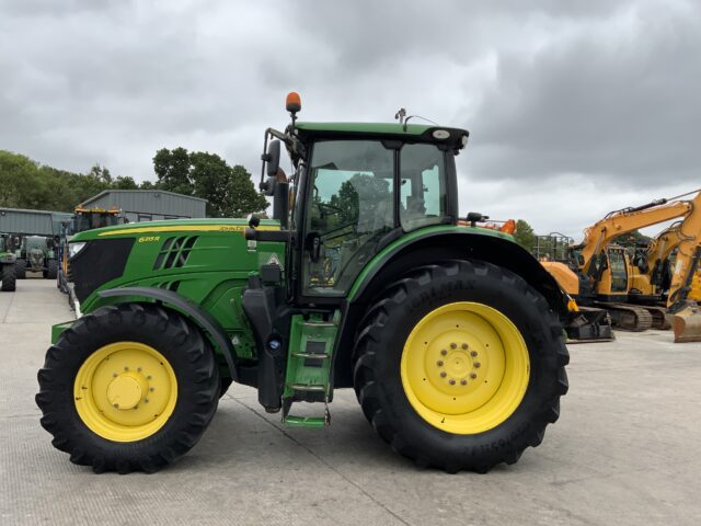 John Deere 6215R Tractor (ST24142)