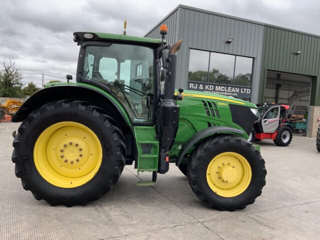 John Deere 6215R Tractor (ST24142)