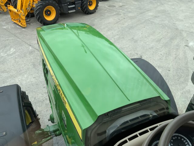 John Deere 6215R Tractor (ST24142)