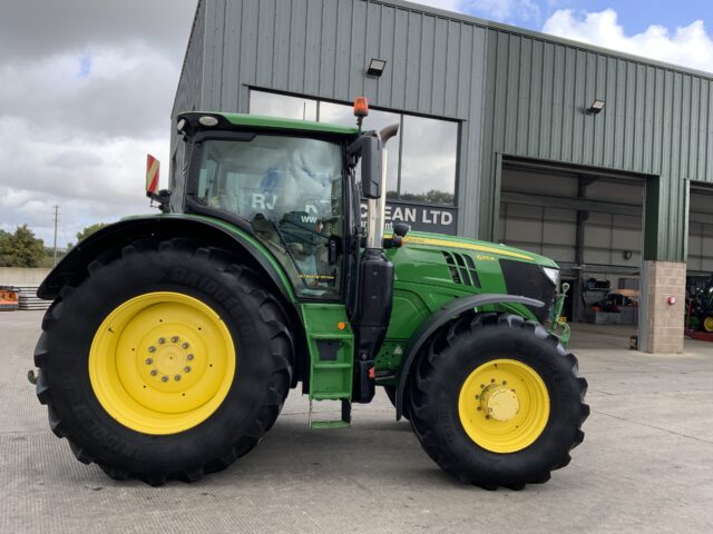 John Deere 6215R Ultimate Edition Tractor (ST24123)