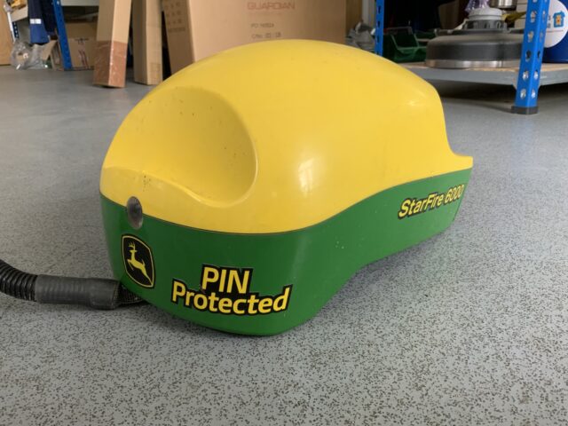 John Deere Green Star SF6000 Guidance Receiver Pod