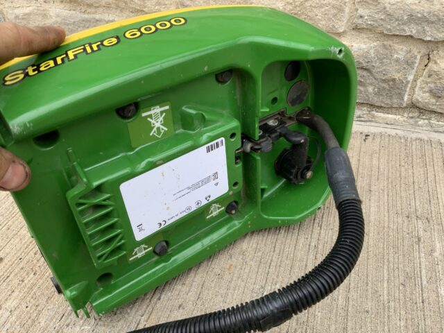 John Deere Green Star SF6000 Guidance Receiver Pod