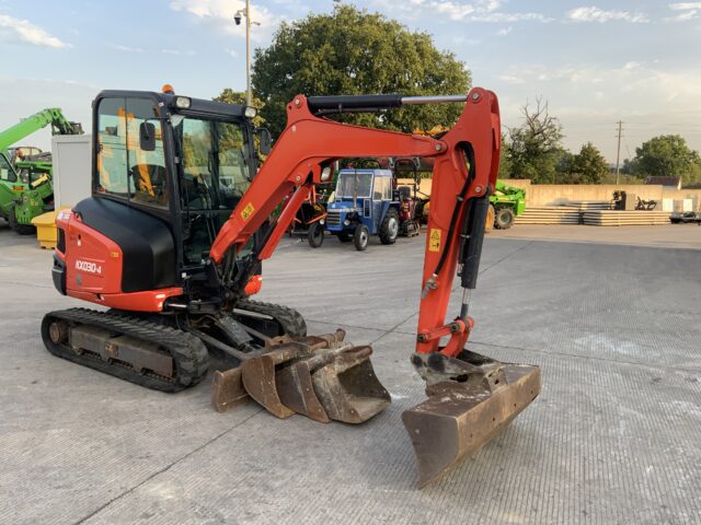 Kubota KX030-4 Digger (ST24198)
