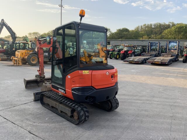 Kubota KX030-4 Digger (ST24198)