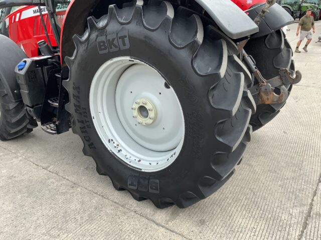 Massey Ferguson 6716s Dyna 6 Tractor (ST24184)