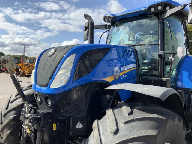 New Holland T7.260 Tractor (ST23278)
