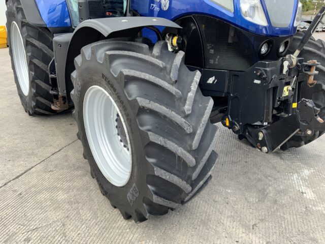 New Holland T7.270 Blue Power (ST24236)