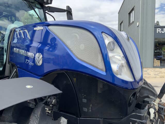 New Holland T7.270 Blue Power (ST24236)
