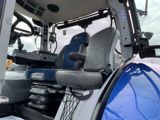 New Holland T7.270 Blue Power (ST24236)