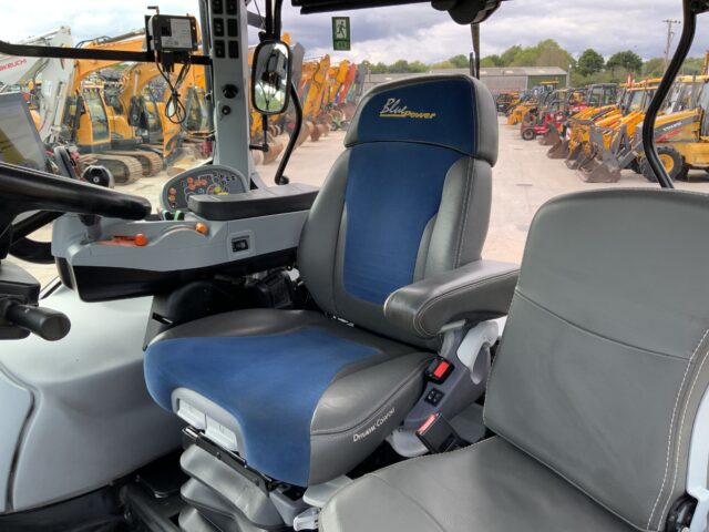 New Holland T7.270 Blue Power (ST24236)