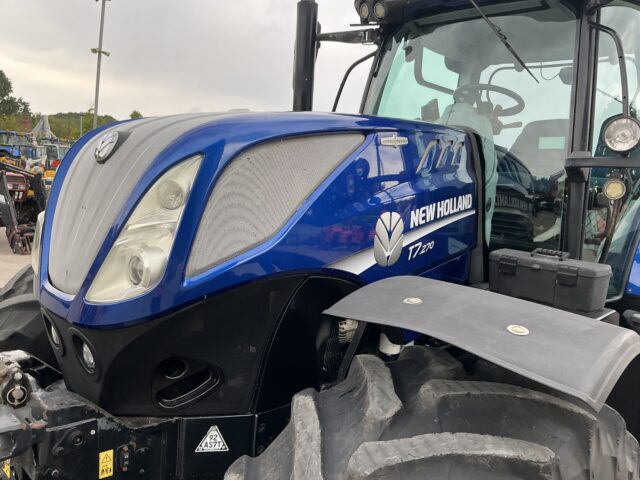 New Holland T7.270 Blue Power Tractor (ST24177)