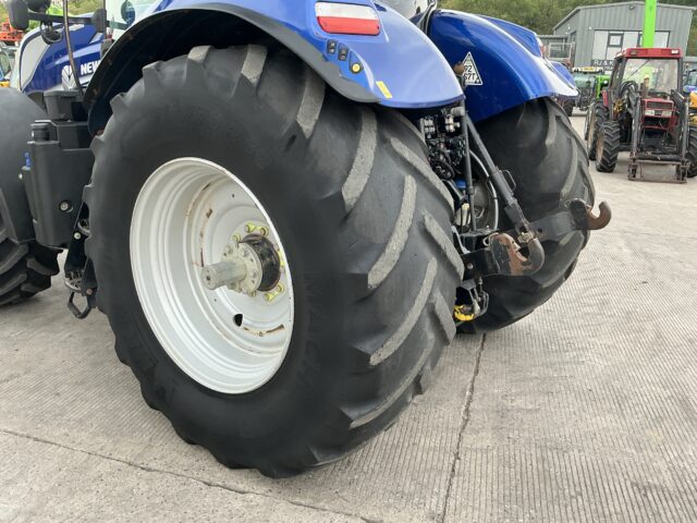 New Holland T7.270 Blue Power Tractor (ST24177)