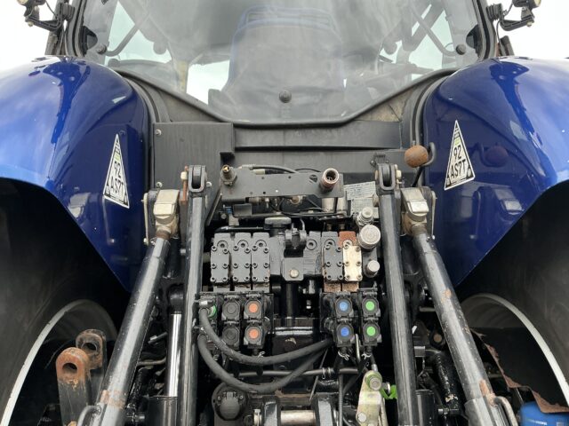 New Holland T7.270 Blue Power Tractor (ST24177)