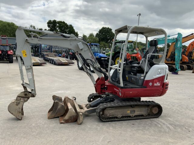 Takeuchi TB230 Digger (ST23664)