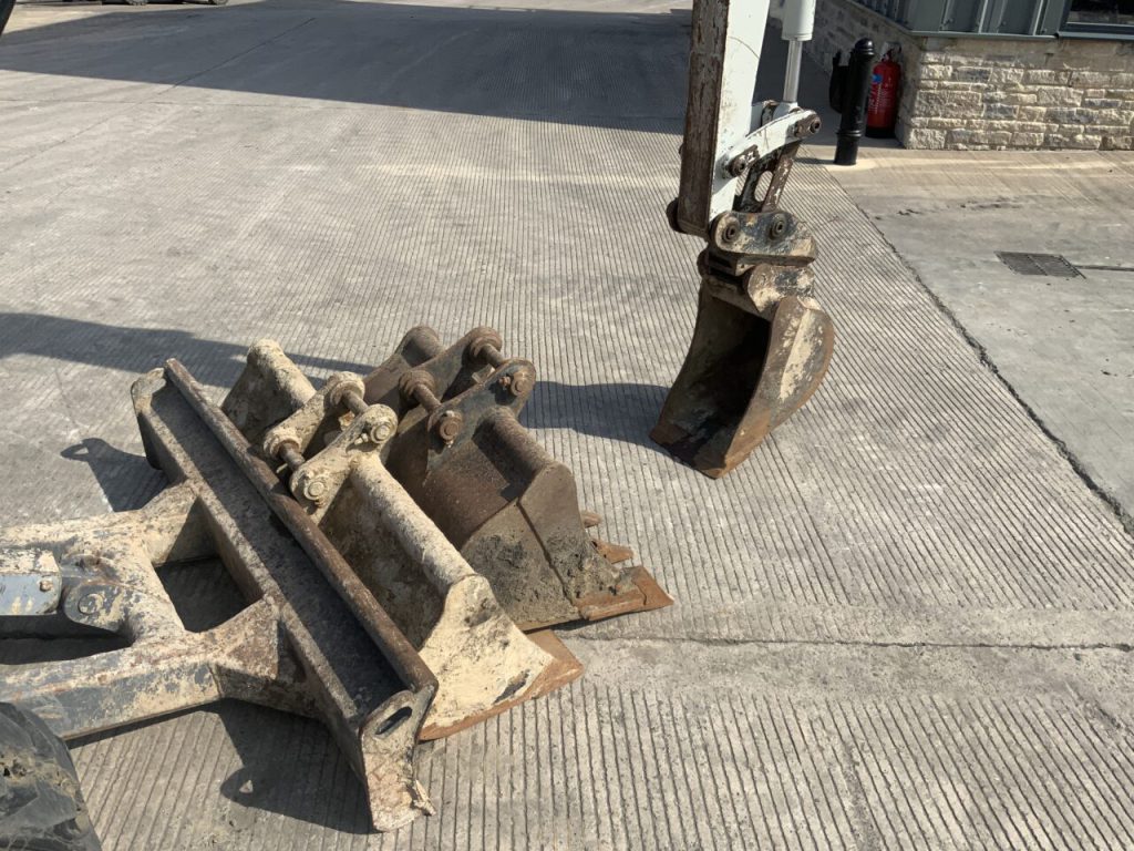 Takeuchi TB230 Digger (ST23665)