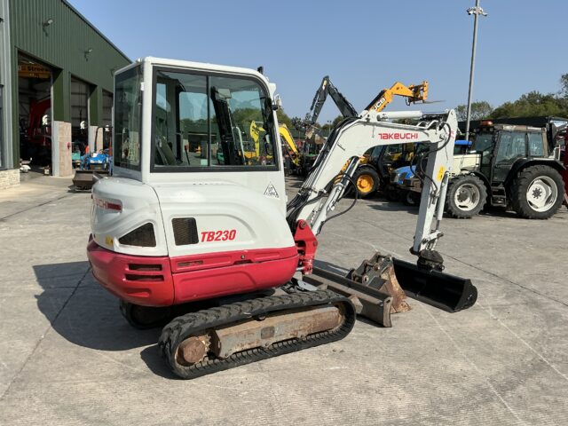 Takeuchi TB230 Digger (ST24063)