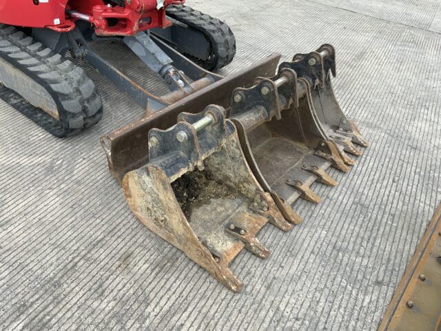 Takeuchi TB325R Digger (ST24274)