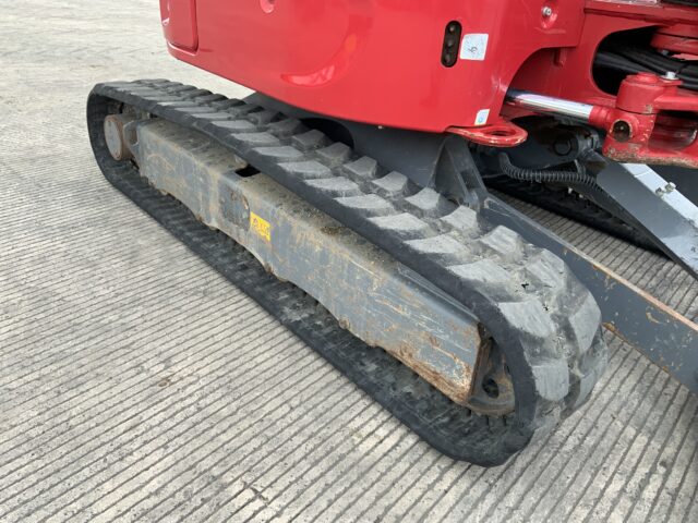 Takeuchi TB325R Digger (ST24274)