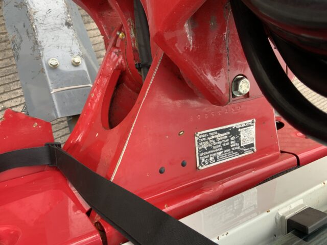 Takeuchi TB325R Digger (ST24274)