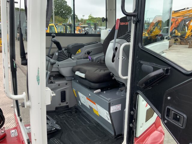 Takeuchi TB325R Digger (ST24274)