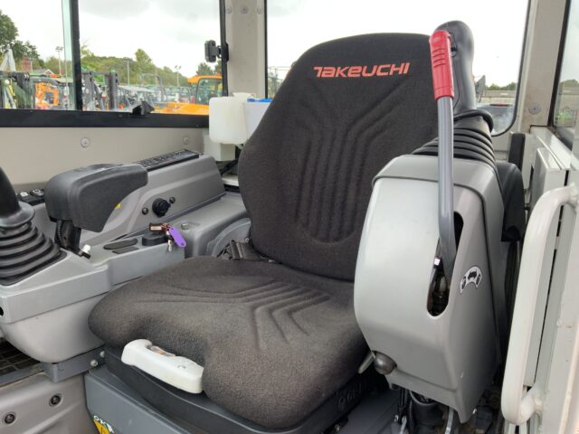 Takeuchi TB325R Digger (ST24274)