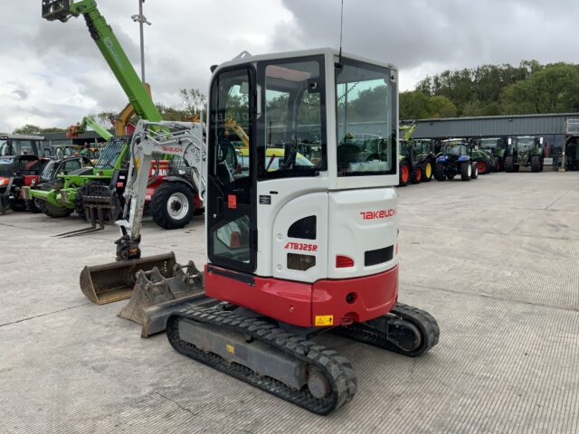 Takeuchi TB325R Digger (ST24274)