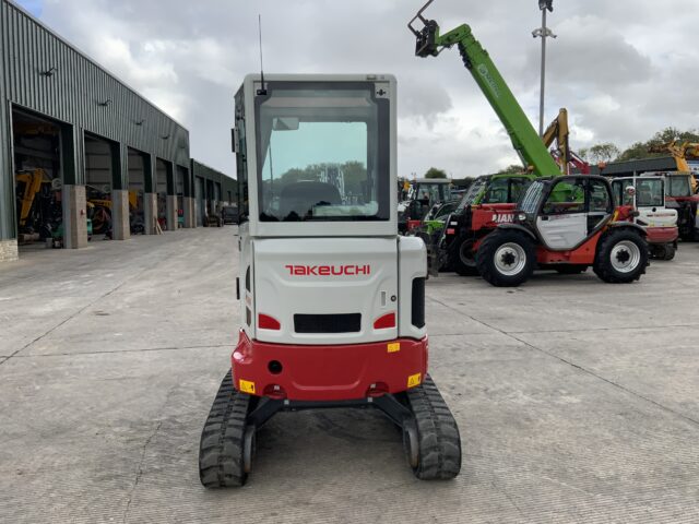 Takeuchi TB325R Digger (ST24274)