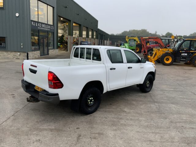 Toyota Hilux Double Cab Pick Up (ST24186)