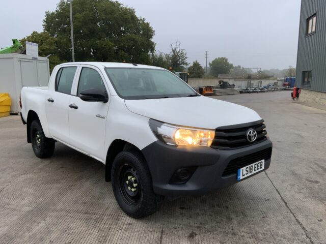 Toyota Hilux Double Cab Pick Up (ST24186)