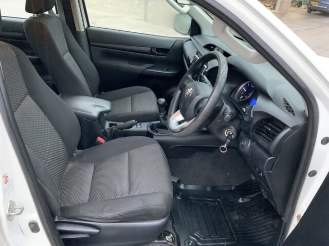 Toyota Hilux Double Cab Pick Up (ST24186)