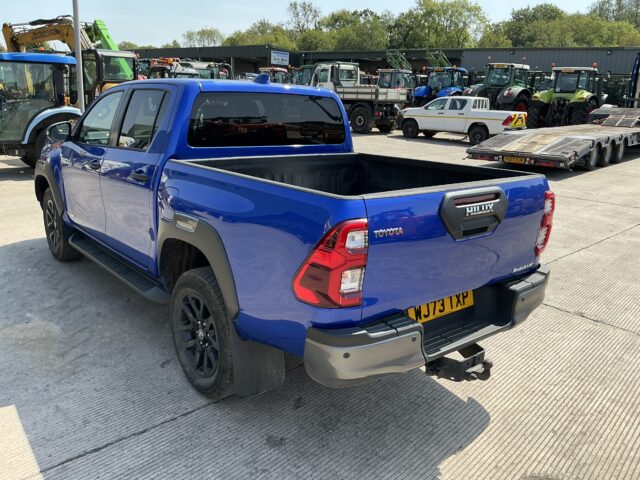 Toyota Hilux Invincible X