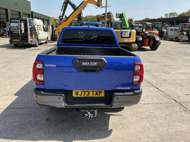 Toyota Hilux Invincible X