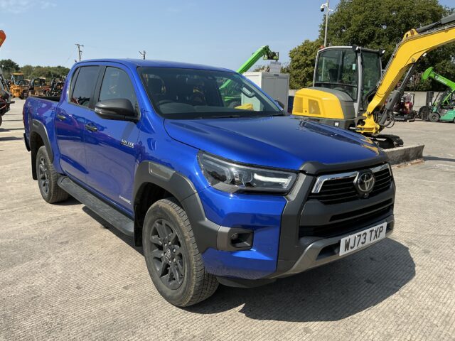 Toyota Hilux Invincible X